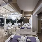 מלון Carina קוסדסי