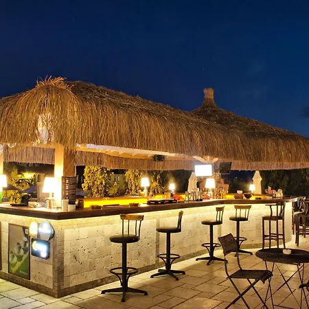 Carina 3* Kuşadası