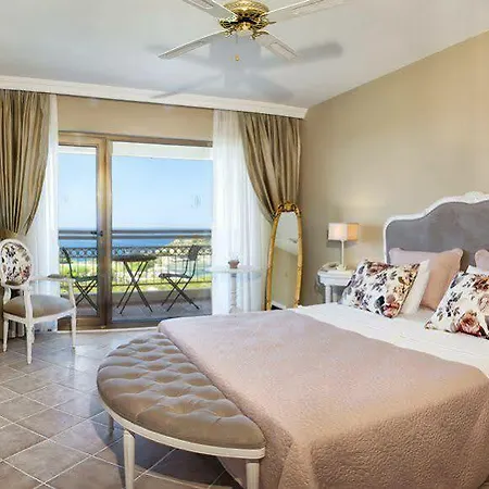 Carina Hotel 3*