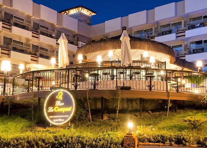 Carina 酒店