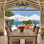 Carina Hotel